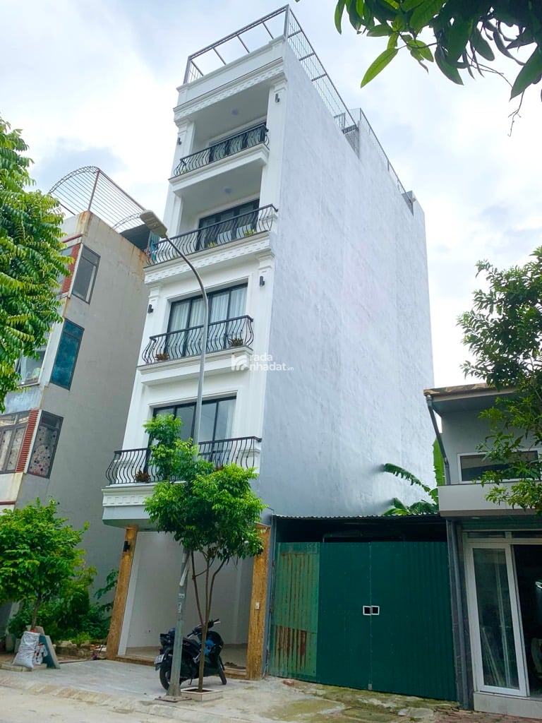 NHÀ MỚI TOANH - KHÁCH  CHỐT LÀ XÁCH VALI VỀ Ở NGAY