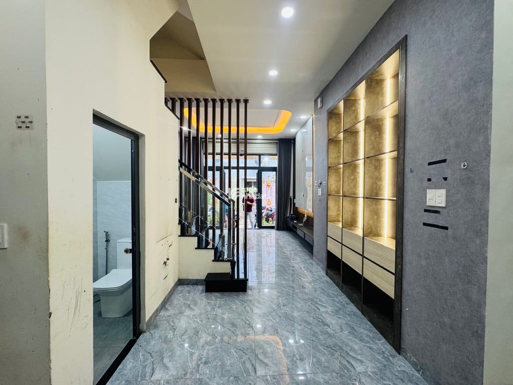 SIÊU PHẨM TÂN PHÚ - 5PN - NHÀ ĐẸP TÂN PHÚ - HẺM XE HƠI - NGANG 4M - HOÀ BÌNH - GIÁP QUẬN 11