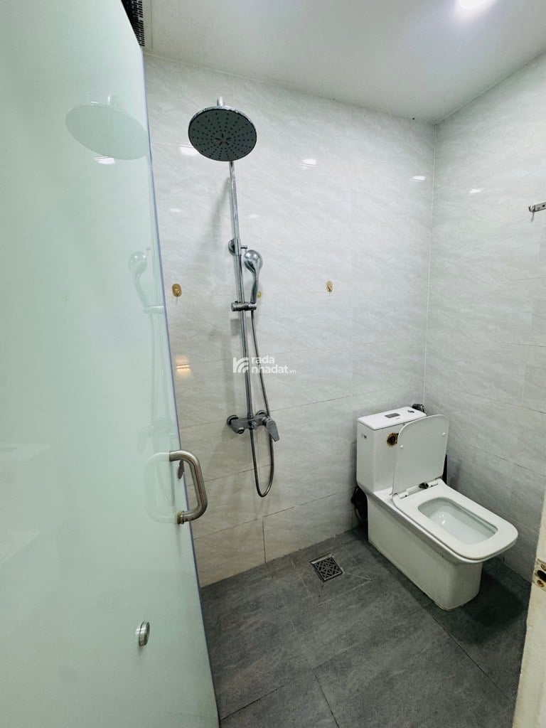 SIÊU PHẨM TÂN PHÚ - 5PN - NHÀ ĐẸP TÂN PHÚ - HẺM XE HƠI - NGANG 4M - HOÀ BÌNH - GIÁP QUẬN 11