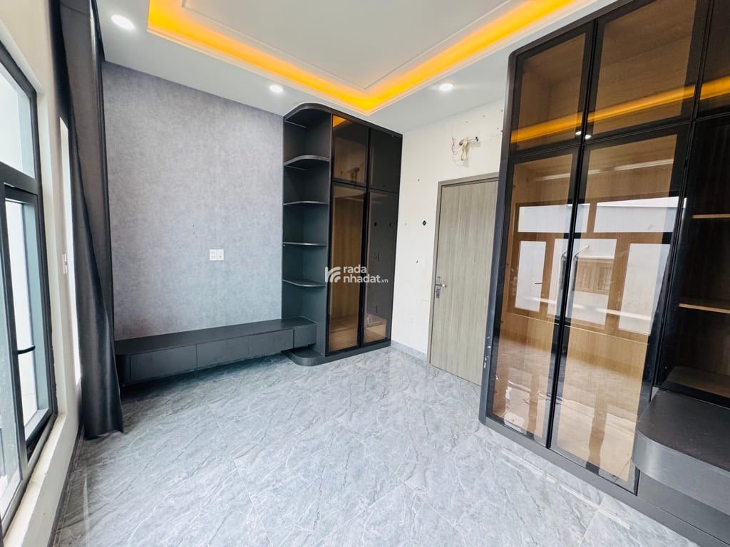 SIÊU PHẨM TÂN PHÚ - 5PN - NHÀ ĐẸP TÂN PHÚ - HẺM XE HƠI - NGANG 4M - HOÀ BÌNH - GIÁP QUẬN 11