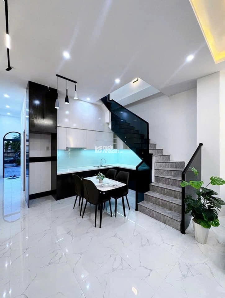 BÁN NHÀ 1 TRỆT 1 LẦU GẦN NGÃ 4 HỘI NGHĨA , NHÀ ĐẸP, GIÁ TỐT!