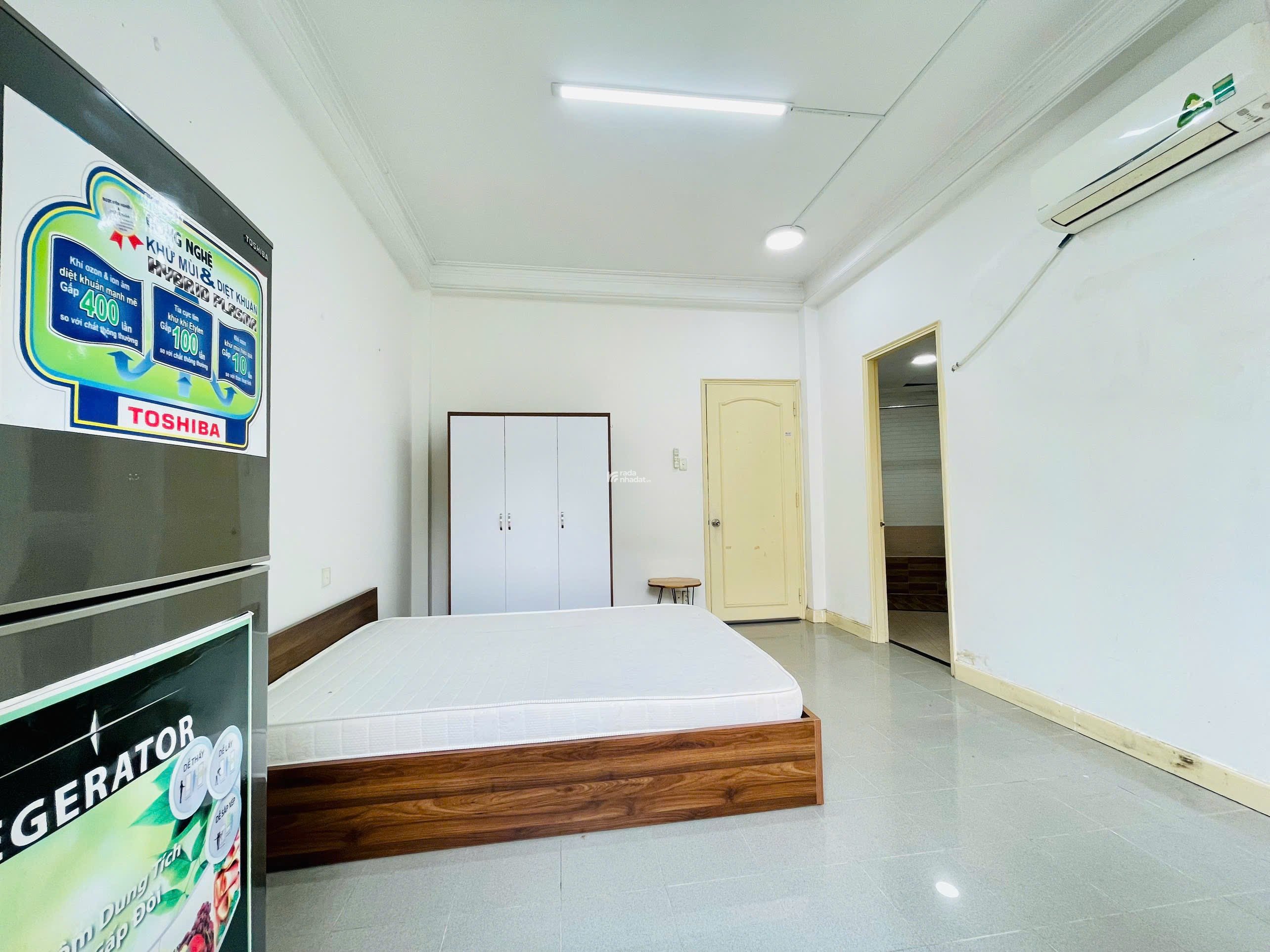 Phòng Trọ Tách Bếp Giá Rẻ Có Ban Công Quận 1 Gần Đại học Kinh Tế, Bùi Viện