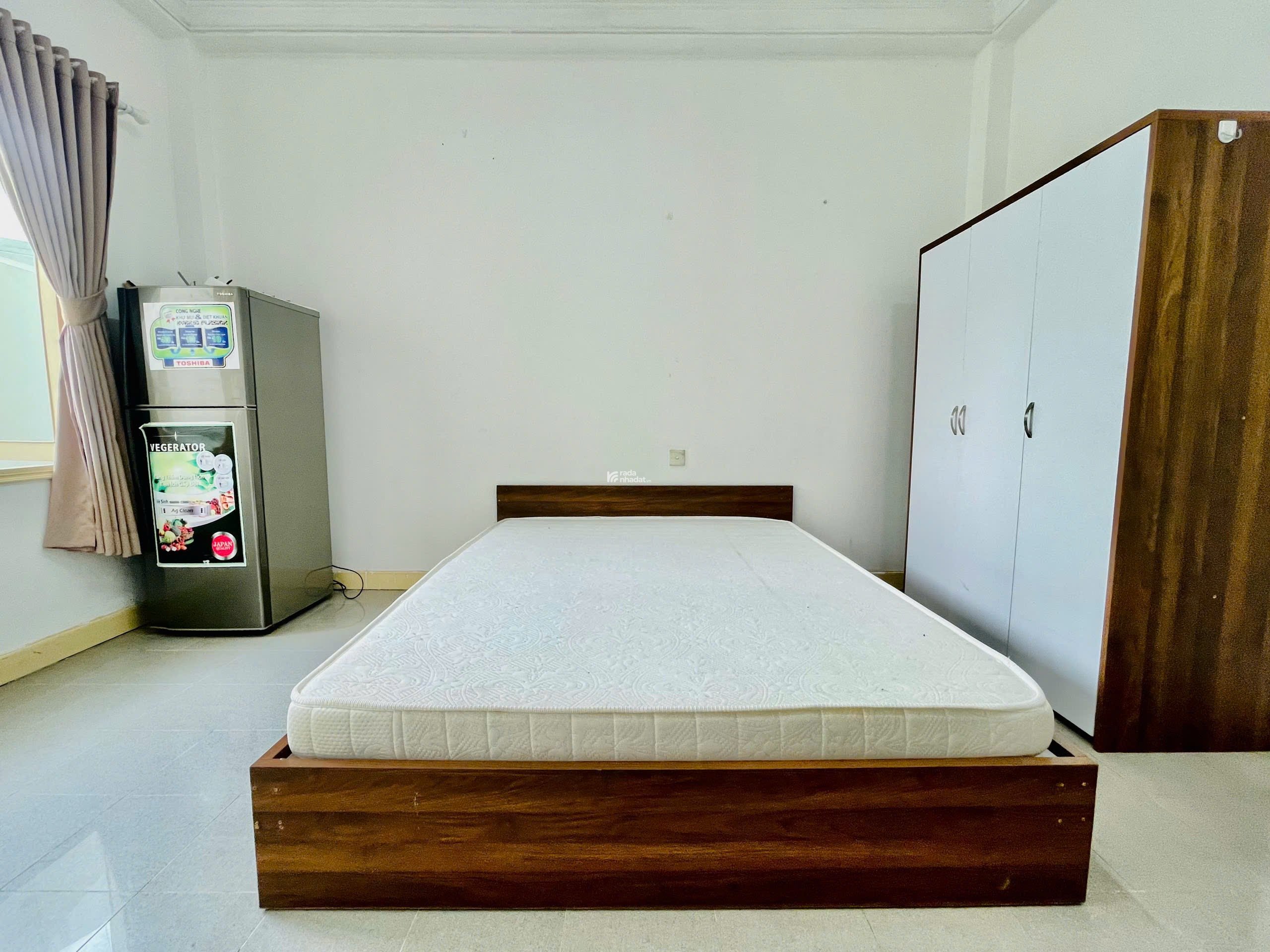 Phòng Trọ Tách Bếp Giá Rẻ Có Ban Công Quận 1 Gần Đại học Kinh Tế, Bùi Viện