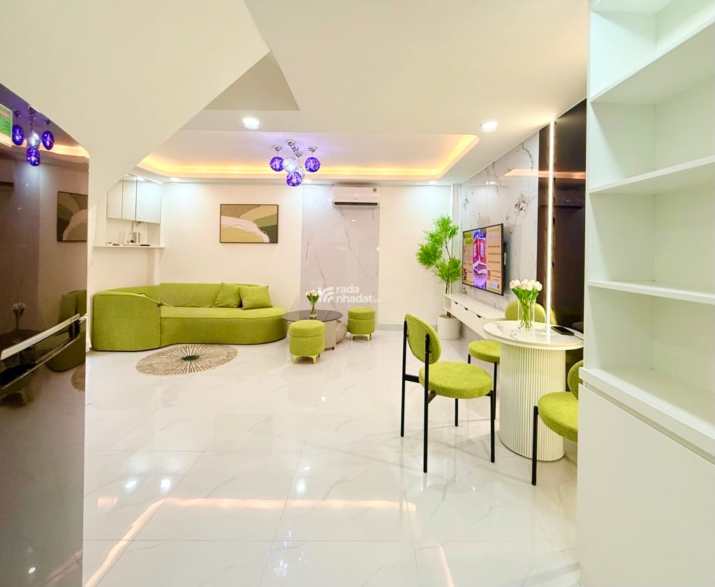 Bán nhà mới xinh Duy Tân, 5PN, full nội thất, nhỉnh 6 tỷ, ở ngay.