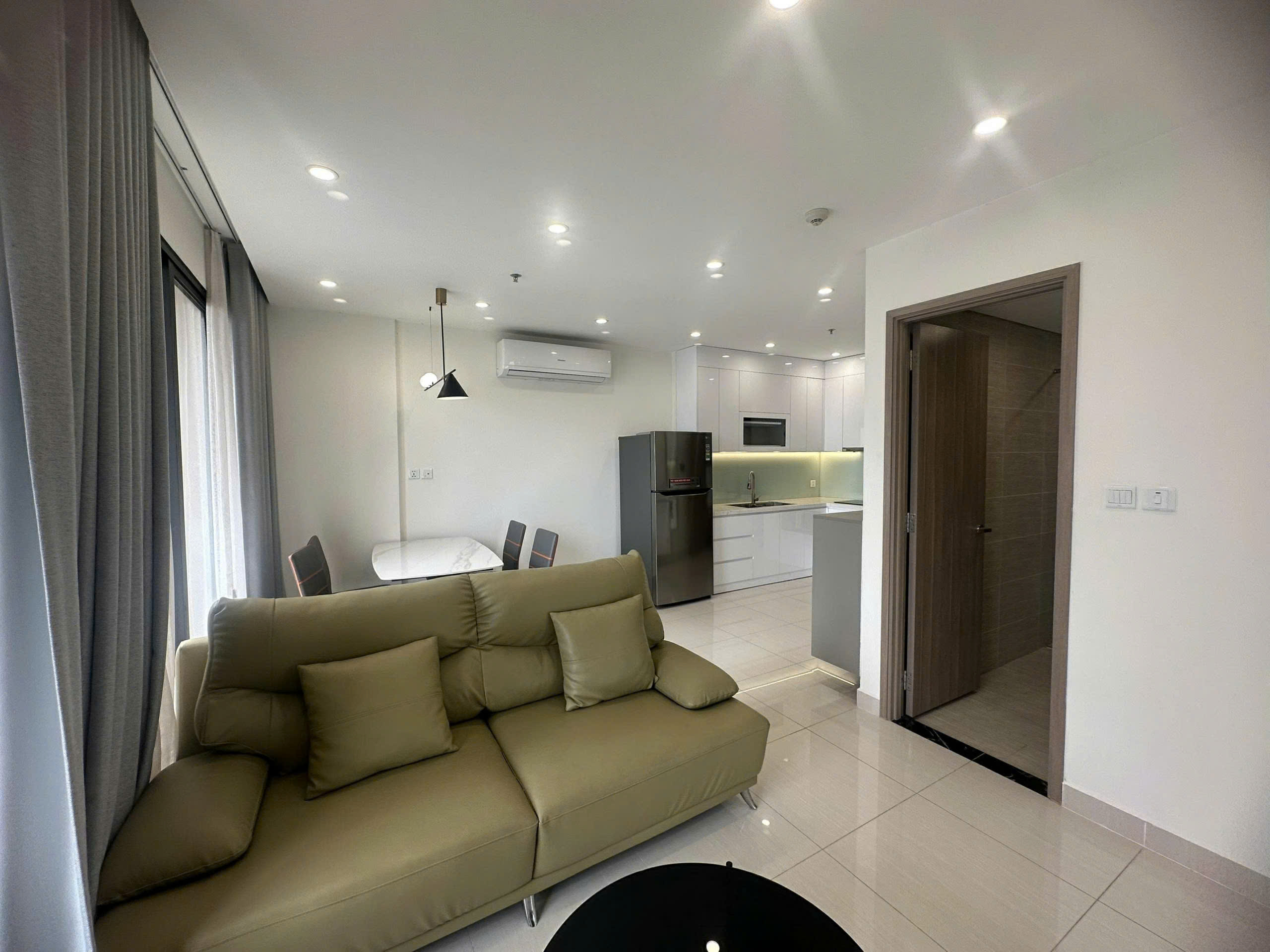 Cho thuê căn hộ 2 ngủ ở Vinhomes smart city