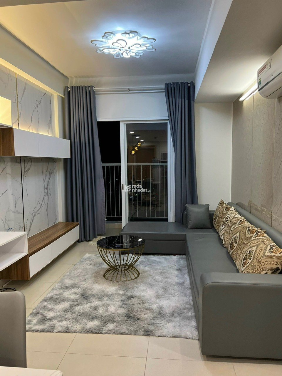 Cho thuê nhanh căn hộ chung cư Melody Residence, 70m 2pn 2wc giá 10tr. Lh 0906642329 