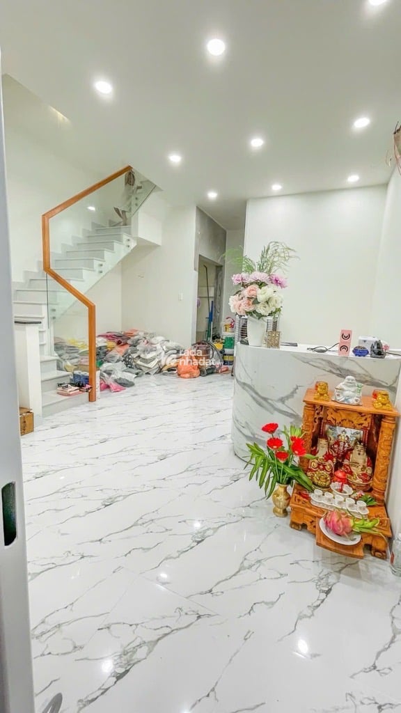 Bán nhà cách hẻm xe hơi 5 bước chân, 43m2, 3 phòng ngủ, đường Tân Mỹ quận 7