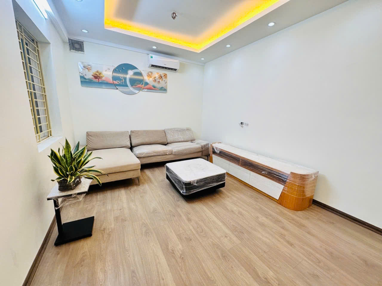  CỰC HIẾM-LÔ GÓC-CĂN HỘ 104M2 -CHUNG CƯ HỌC VIỆN HẬU CẦN NGỌC THUỴ LONG BIÊN HÀ NỘI 