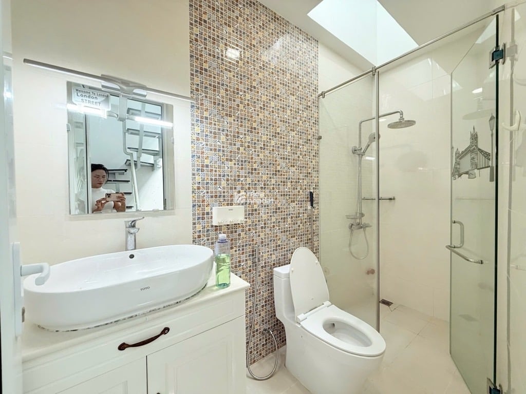 3 Tầng - 65m2 - Hoàng Hoa Thám Phường 6 Bình Thạnh - Sát Mặt Tiền - Giáp Quận 1, Phú Nhuận