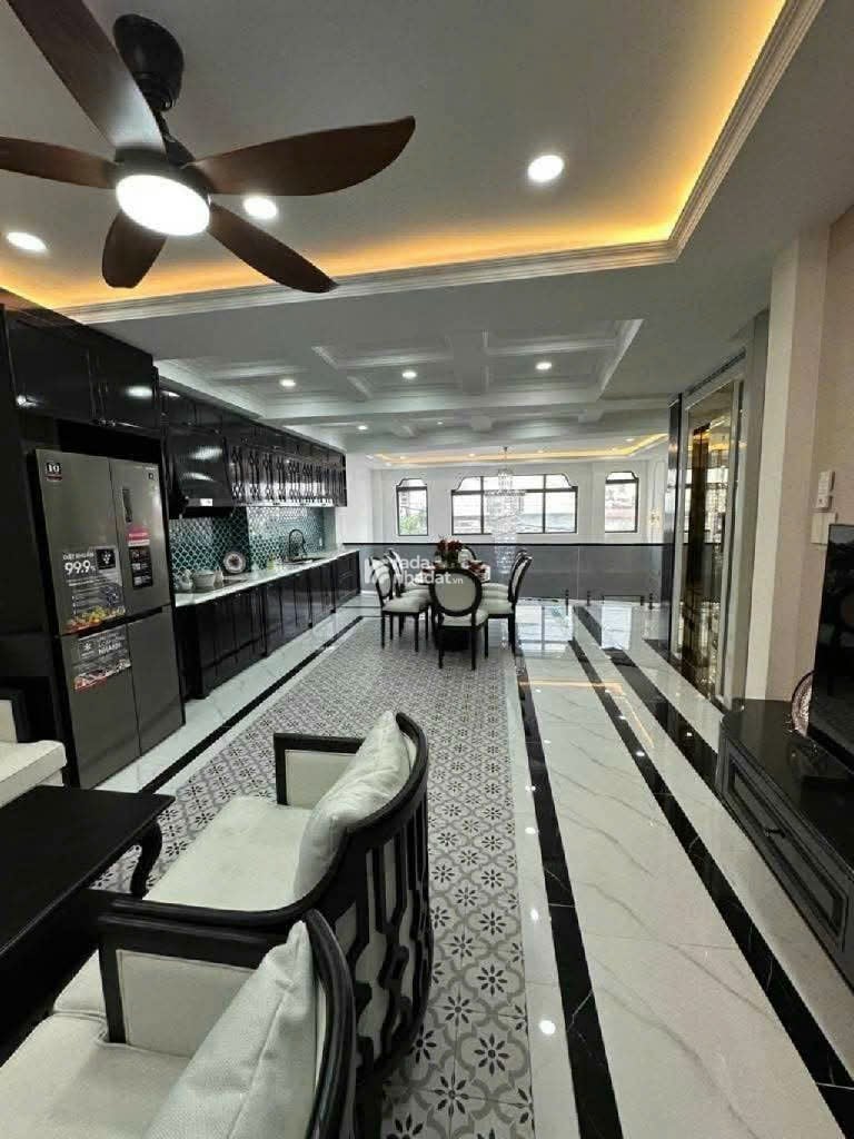SIÊU PHẨM NHÀ 5 TẦNG - GARA 2 XE HƠI - THANG MÁY - FULL NỘI THẤT XỊN