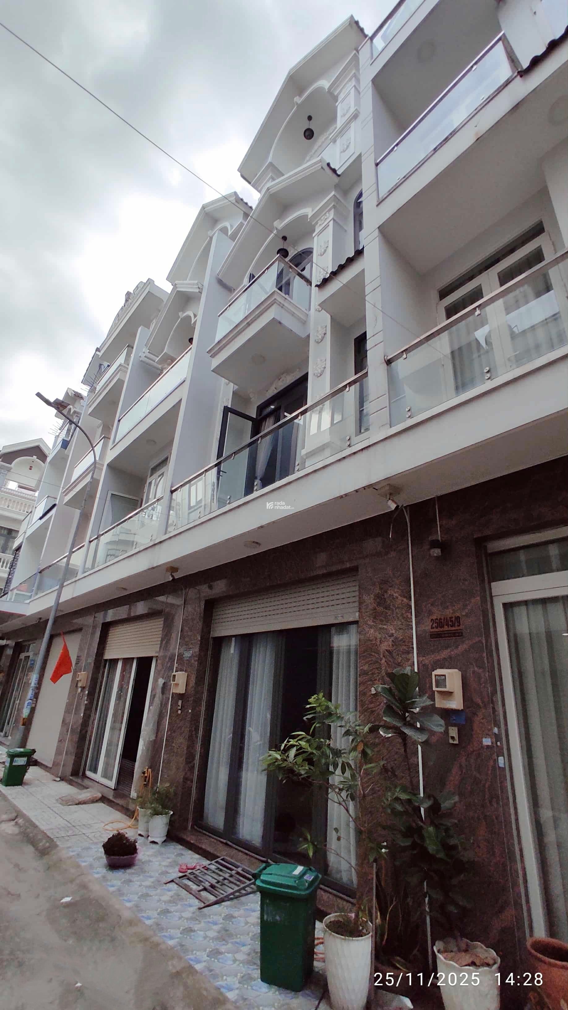 *CHƯA ĐẾN 3 ĐỒNG . NHÀ ĐẸP KHU ĐỒNG BỘ NGAY NGUYỄN THỊ TÚ . 4 TẦNG , DTSD 112m2 . FULL NỘI THẤT 