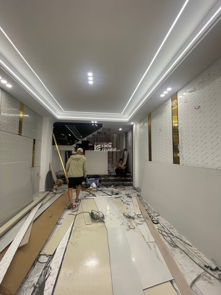 SIÊU PHẨM NHÀ ĐẸP - FUUL NỘI THẤT -GẦN TÂN KỲ TÂN QUÝ - NHÀ 5 TẦNG - HẺM NHỰA 7M - ĐÚC BTCT 