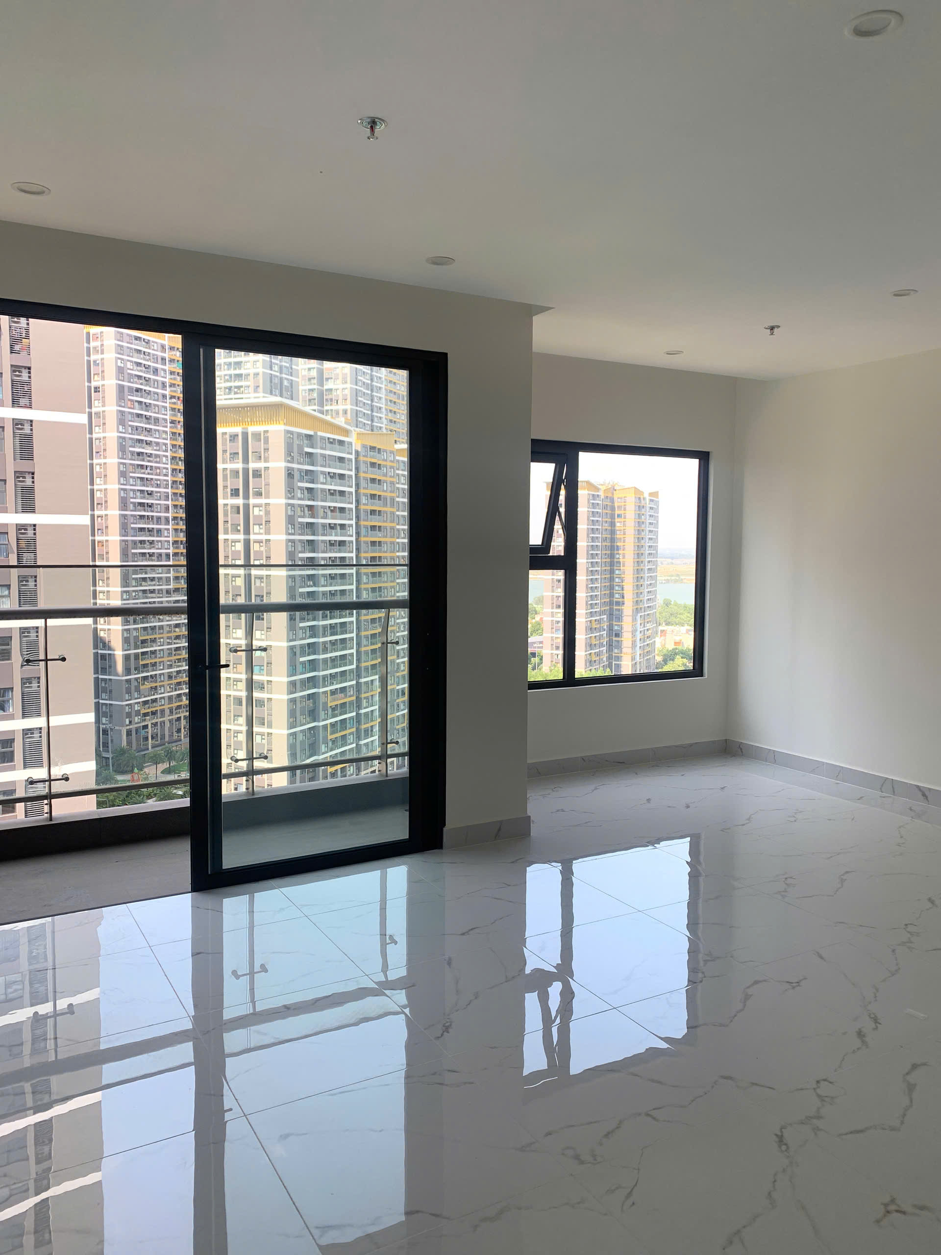 Cho thuê căn hộ BE loại 1 PN, diện tích 54m2. Gần Vincom sát công viên. Chỉ 7tr/th