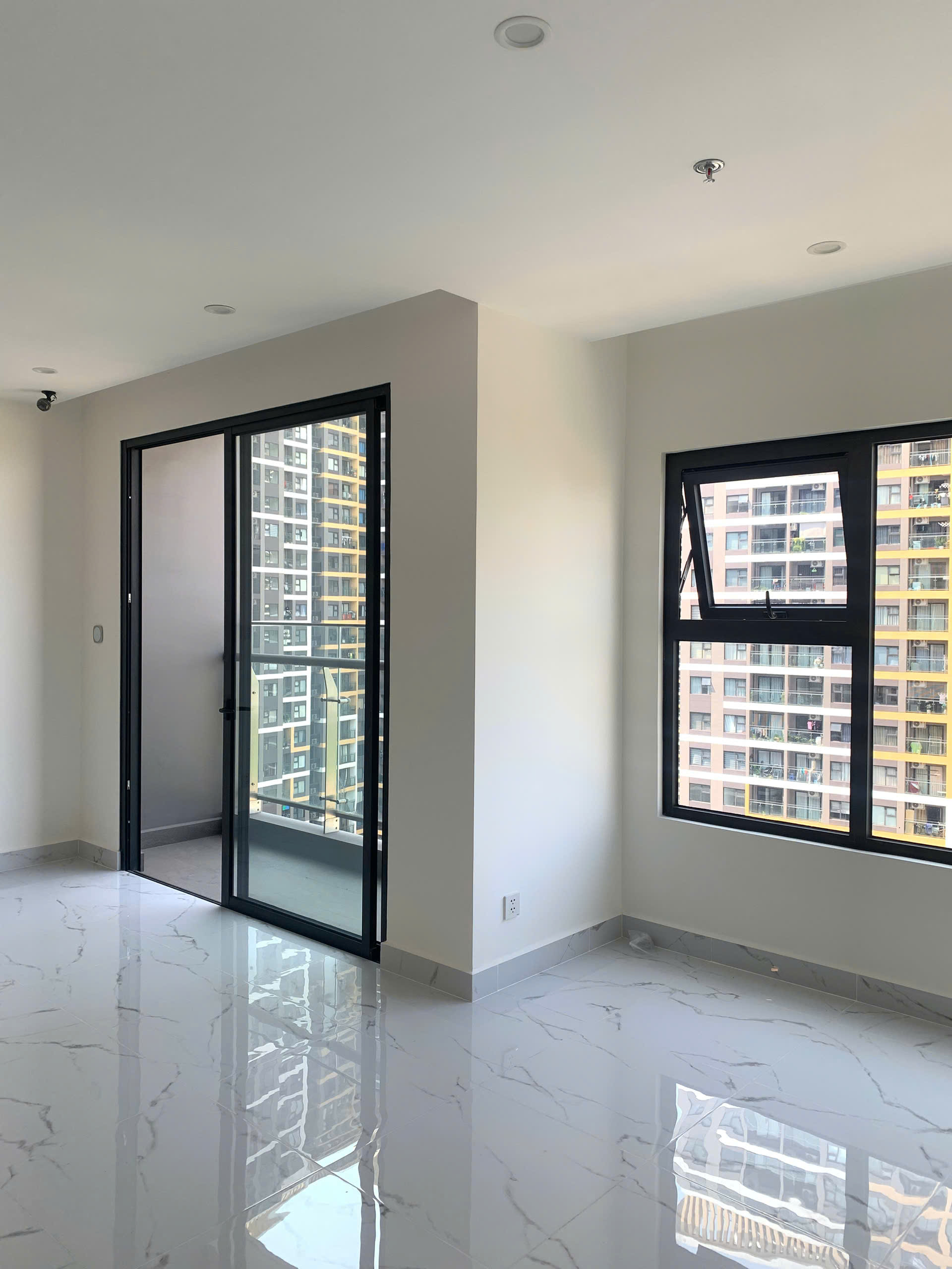 Cho thuê căn hộ BE loại 1 PN, diện tích 54m2. Gần Vincom sát công viên. Chỉ 7tr/th