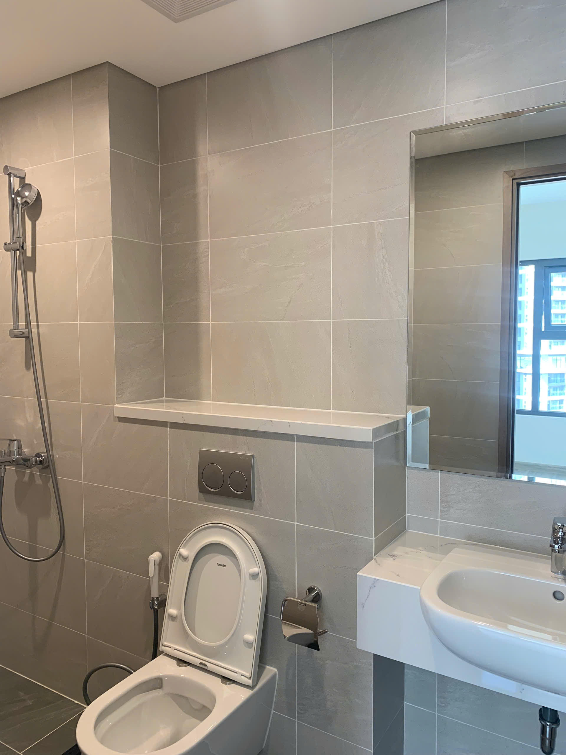 Cho thuê căn hộ BE loại 1 PN, diện tích 54m2. Gần Vincom sát công viên. Chỉ 7tr/th