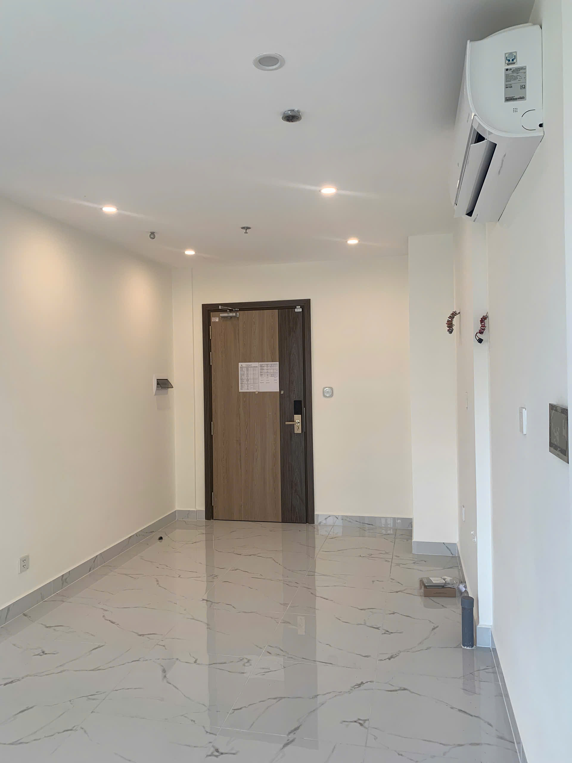 Cho thuê căn hộ BE loại 1 PN, diện tích 54m2. Gần Vincom sát công viên. Chỉ 7tr/th