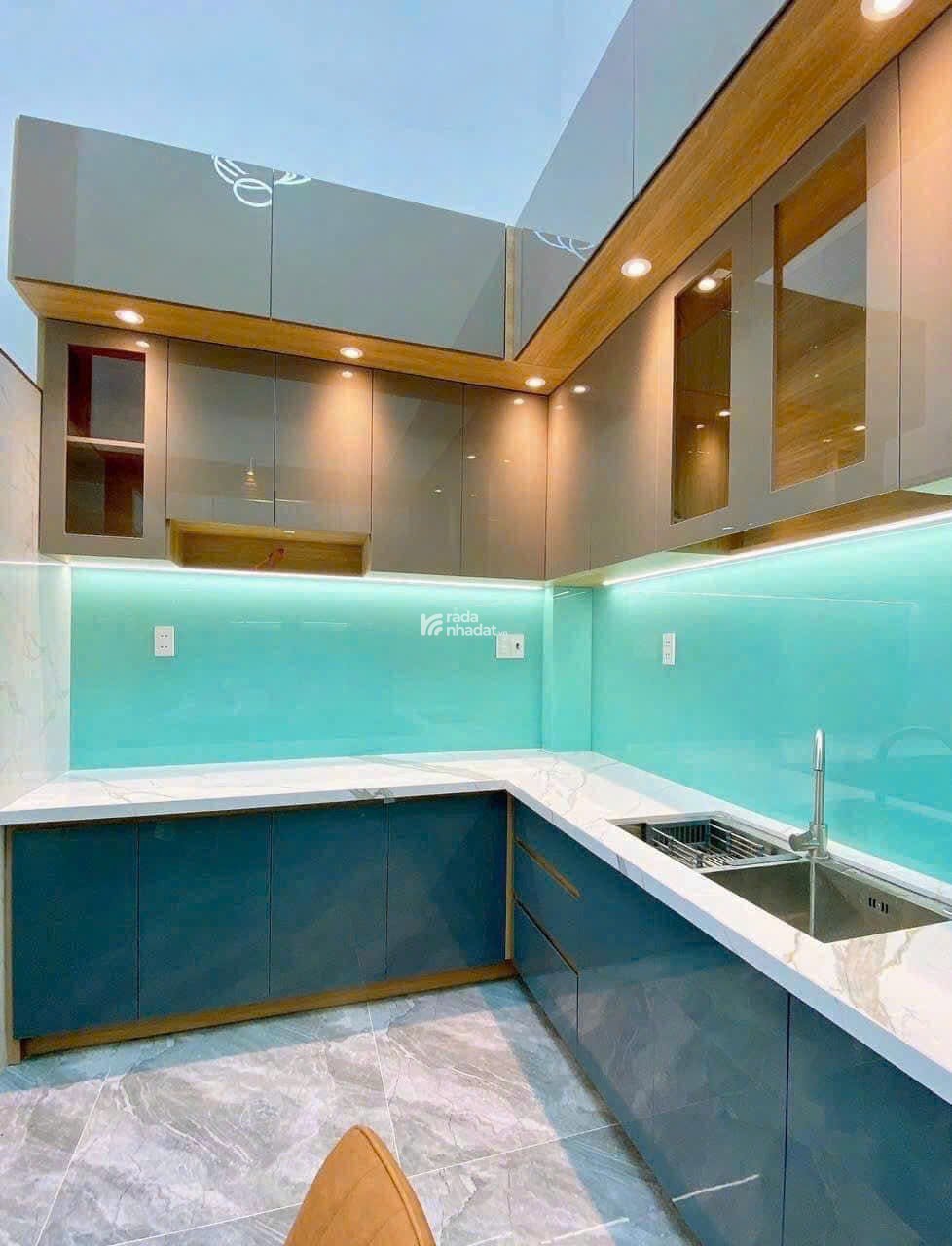 Bán nhà cực hot Võ Văn Tần, P5, Quận 3, giá 5,53 tỷ, 1 trệt 3 tầng, sổ riêng, tiện ích đầy đủ