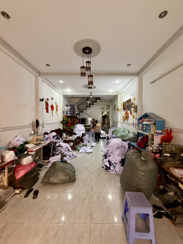 NHÀ 3 TẦNG (4x15) - LÔ GÓC - HẺM XE HƠI THÔNG  