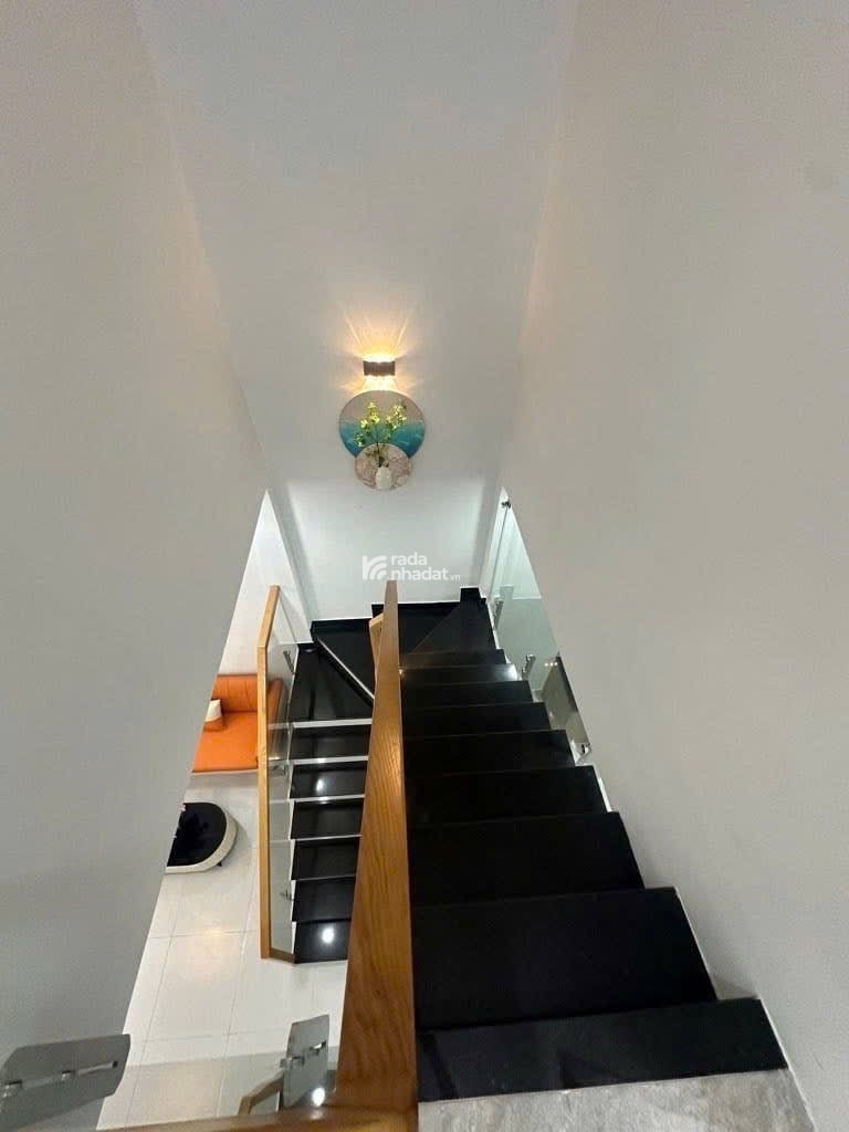 Chủ kẹt vốn bán nhanh căn nhà hẻm 5m đường Nguyễn Sỹ Sách, Tân Bình, gần chợ Tân Trụ giá 3 tỷ 430