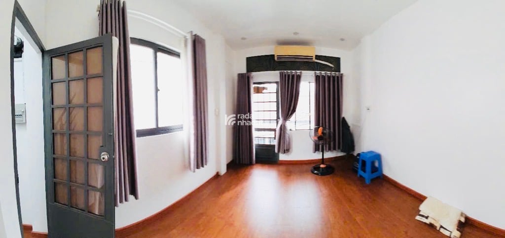 Bán nhà mặt tiền Nguyễn Đình Chính, dòng tiền sẵn có 50tr, ở ngay. 