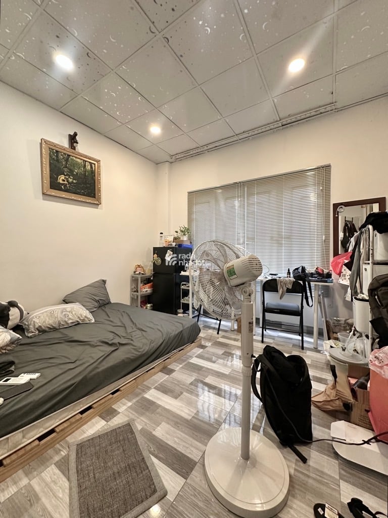 SÁT HXH PHAN ĐÌNH PHÙNG, PHÚ NHUẬN, 41M2 KẾT CẤU Ở NGAY. GIẢM 2T CHỈ CÒN 6.3T TL 