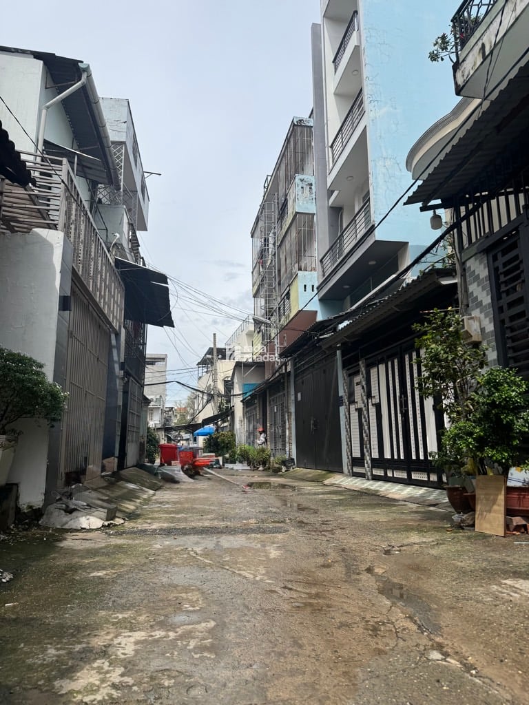 Bán nhà 47m2 - 3 tầng - hẻm xe xe tải đổ cửa - Dương Quảng Hàm Gò Vấp, 5 tỷ bé xíu