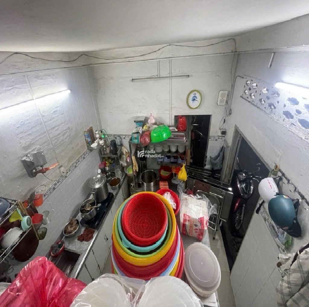 Nhà hẻm Nguyễn Thị Minh Khai - QUẬN 3 - 7.7x3m Vuông - 3 Tầng - 5.5 tỷ