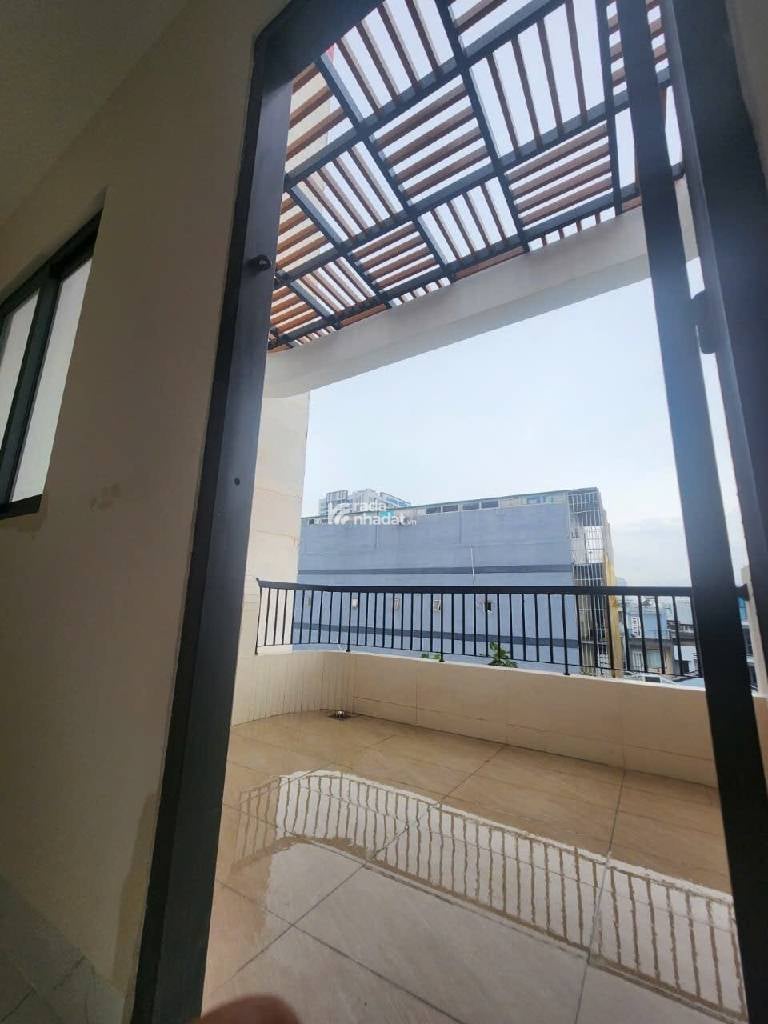 CHỈ NHỈNH 9 TỶ CÓ NHÀ MỚI TINH 5 TẦNG THANG MÁY NGAY KHU BÌNH PHÚ - 4,1X13,5M (NỞ HẬU 4,6M)