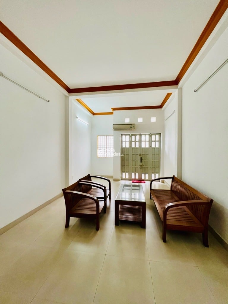 Nhà MT đường Đào Duy Anh Phú Nhuận, nhà đẹp ở ngay.