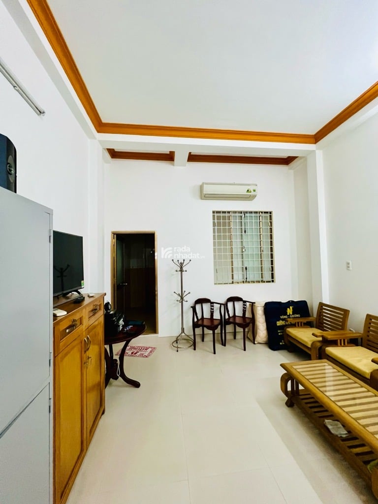Nhà MT đường Đào Duy Anh Phú Nhuận, nhà đẹp ở ngay.