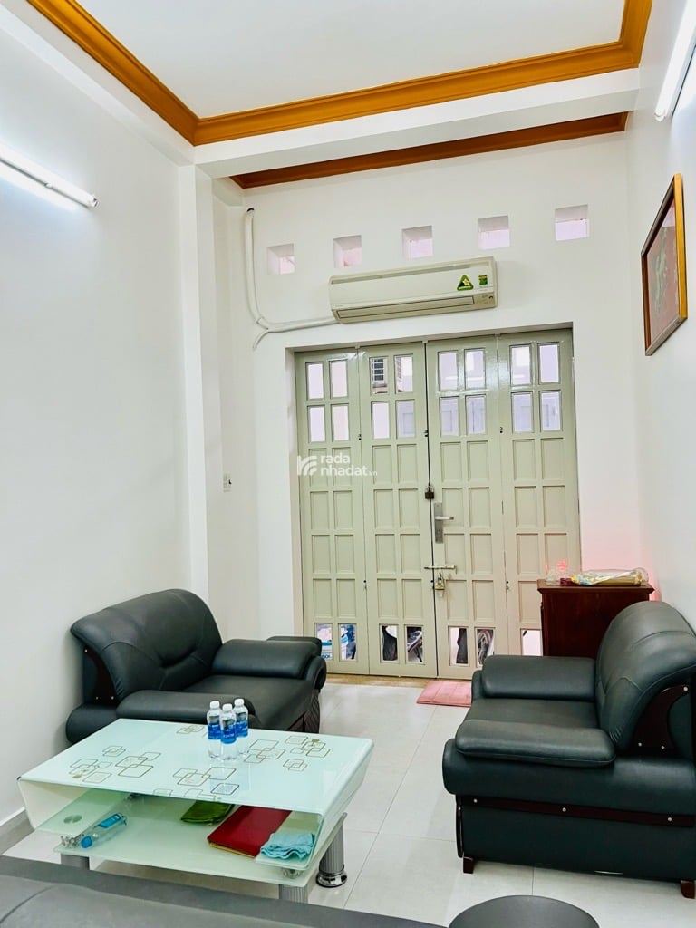 Nhà MT đường Đào Duy Anh Phú Nhuận, nhà đẹp ở ngay.