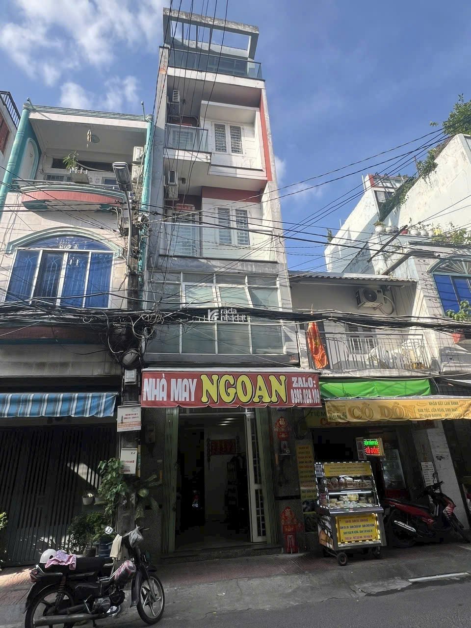 Bán nhà mặt tiền Lạc Long Quân - Quận 11 - 4 tầng  sân thượng - gần Đầm Sen - giá 6.98 tỷ
