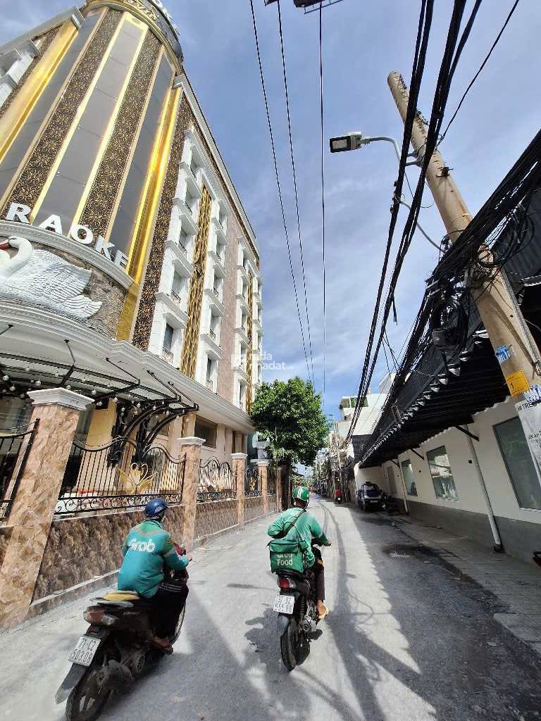 Nhỉnh 7T - Mặt tiền gần 5M kinh doanh - ôtô ngủ trong nhà - Nguyễn Thị Thập -60MV