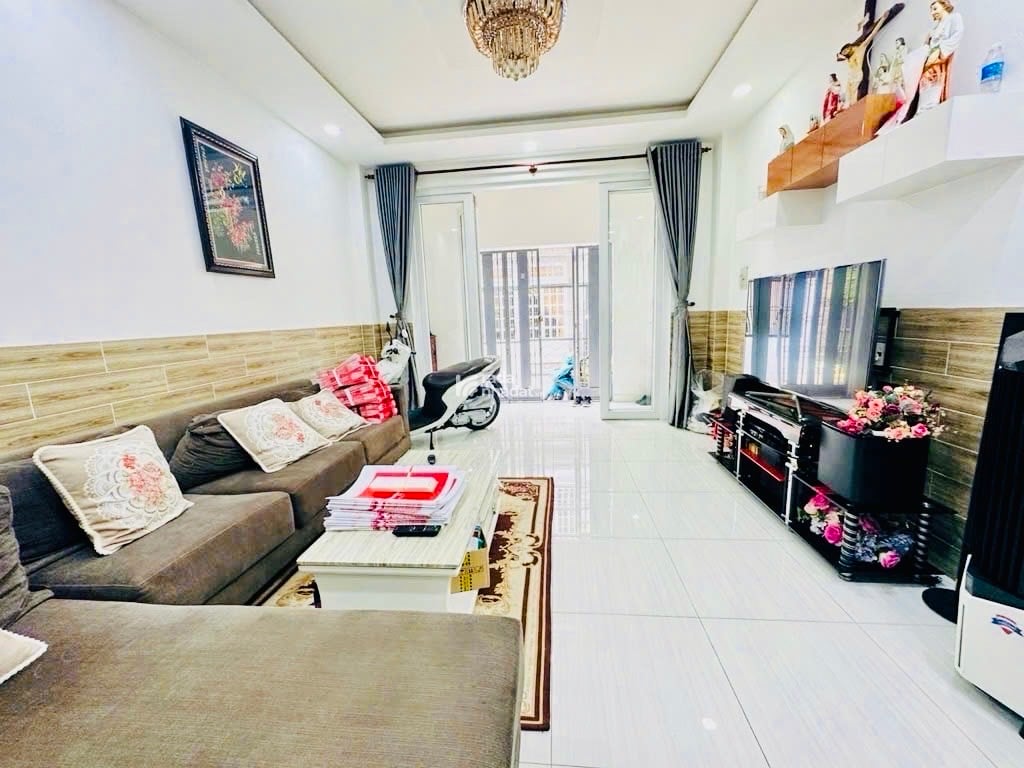 NHÀ ĐẸP 4 TẦNG  HXH GẦN CHỢ TÂN HƯƠNG  ĐI BỘ RA CÔNG VIÊN  KHU VIP TÂN PHÚ CHỈ 6.X TỶ