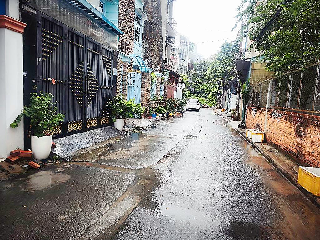 Bán nhà  2 mặt tiền đường tân sơn nhì  tân phú
