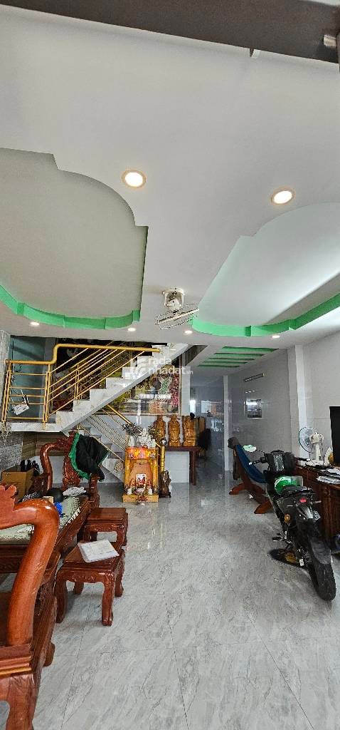 CÁCH MẶT TIỀN VÀI CĂN , NGANG LỚN 6M , NỞ HẬU -  NHÀ ĐẸP Ở NGAY 97M2 CHỈ 5.3TỶ 