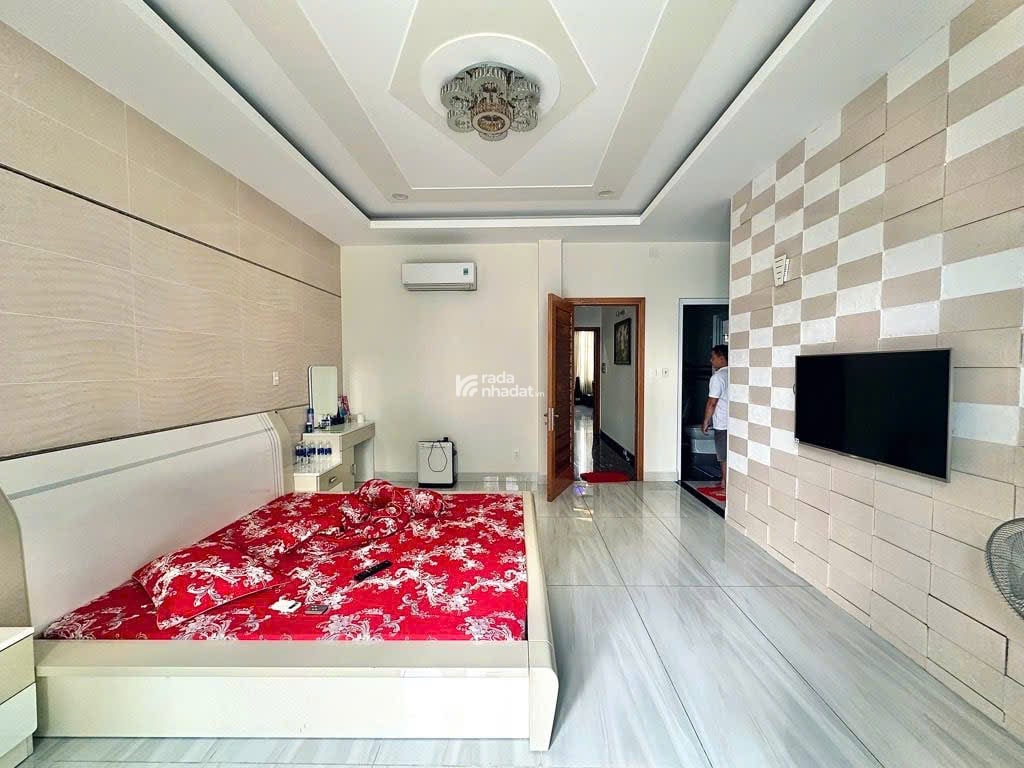 BÁN VILLA ĐƯỜNG LÊ VĂN QUỚI,GẦN NGÃ TƯ BỐN XÃ (7m x 22m x 4 TẦNG) 16,8 TỶ TL