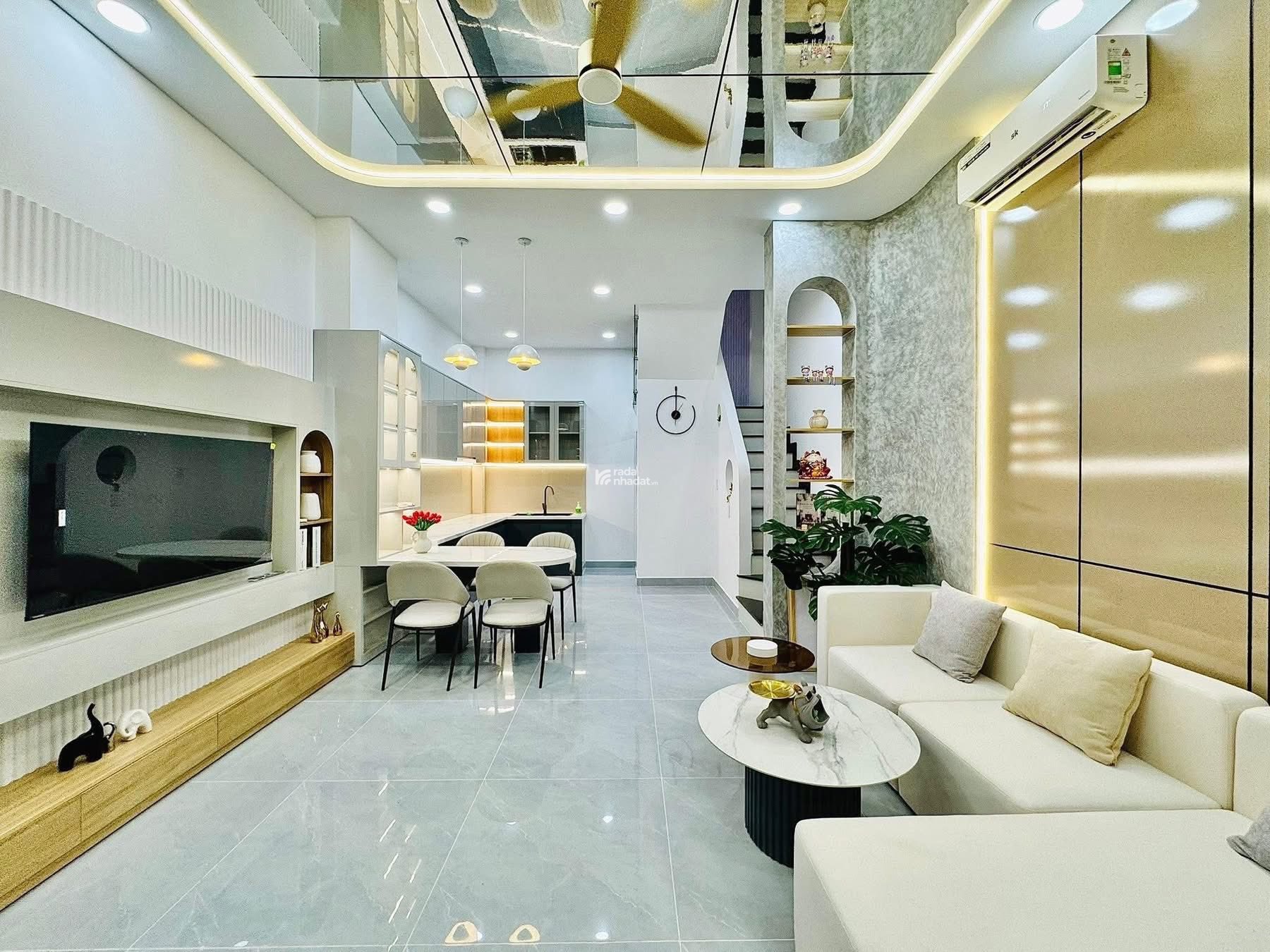 Bán nhà ngay Phổ Quang, Phú Nhuận. Giá: 3 tỷ 530tr/ 68,5m2 sổ riêng, đường ô tô