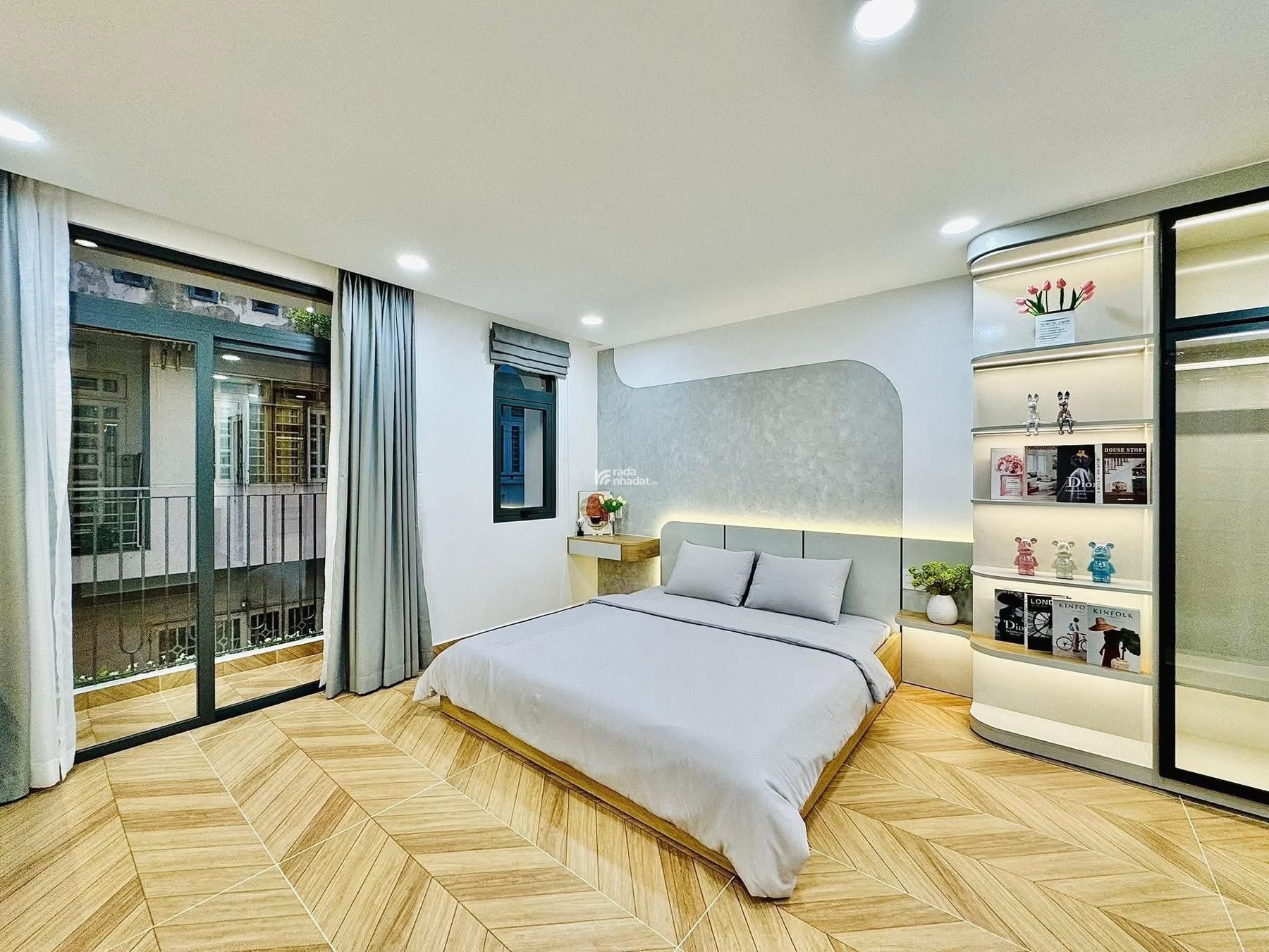 Bán nhà ngay Phổ Quang, Phú Nhuận. Giá: 3 tỷ 530tr/ 68,5m2 sổ riêng, đường ô tô