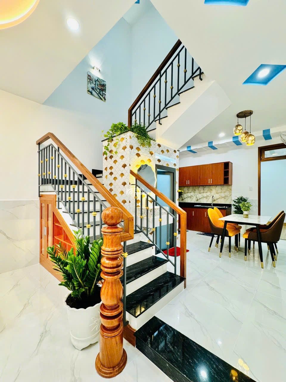 Xoay vốn bán gấp 64m2, Dương Quảng Hàm, P5, Gò Vấp, hẻm xe hơi 5.5m, sổ riêng