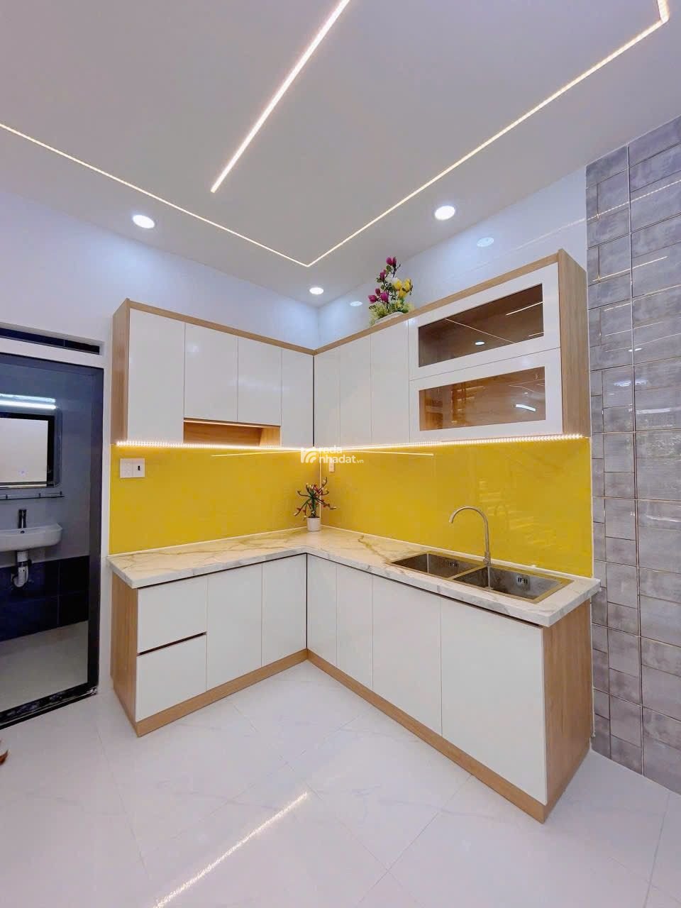 Nhà mới gần CV Kênh Nước Đen, 50m2, chỉ 4.69 tỷ TL, ở ngay!