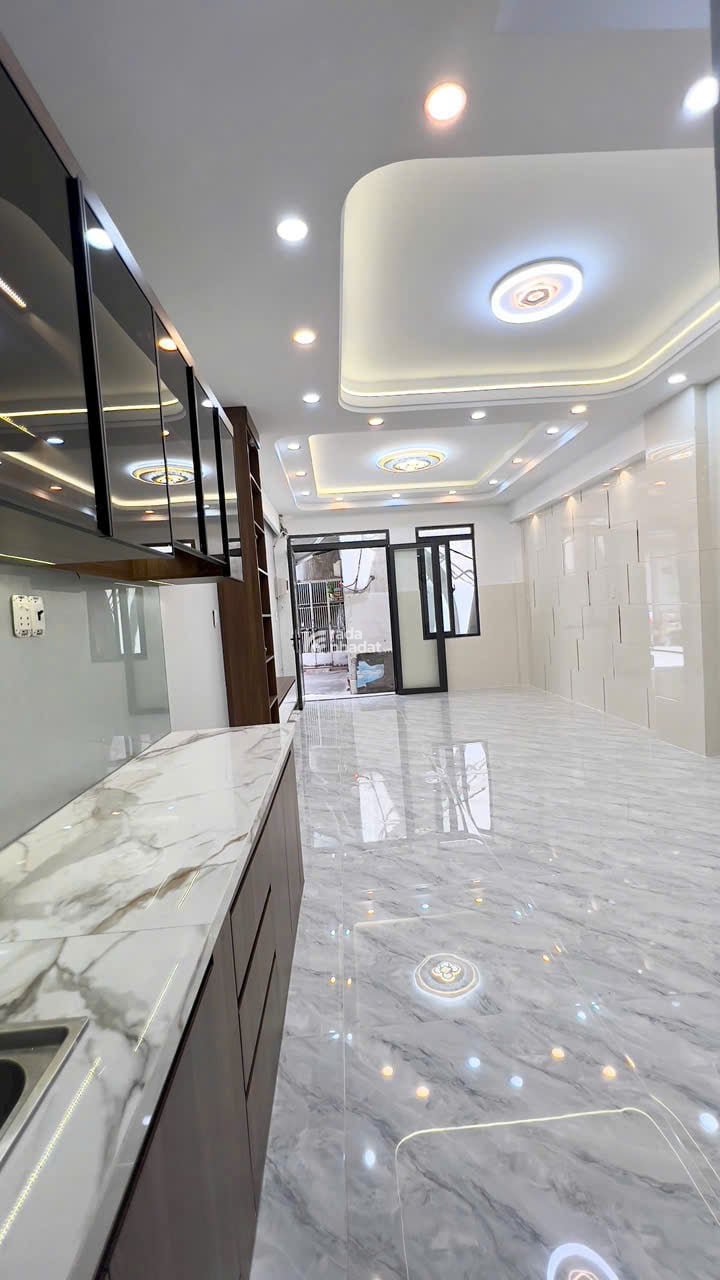 Cần Bán Gấp Nhà 2 Tầng - Q11 - Giá Chốt Tốt