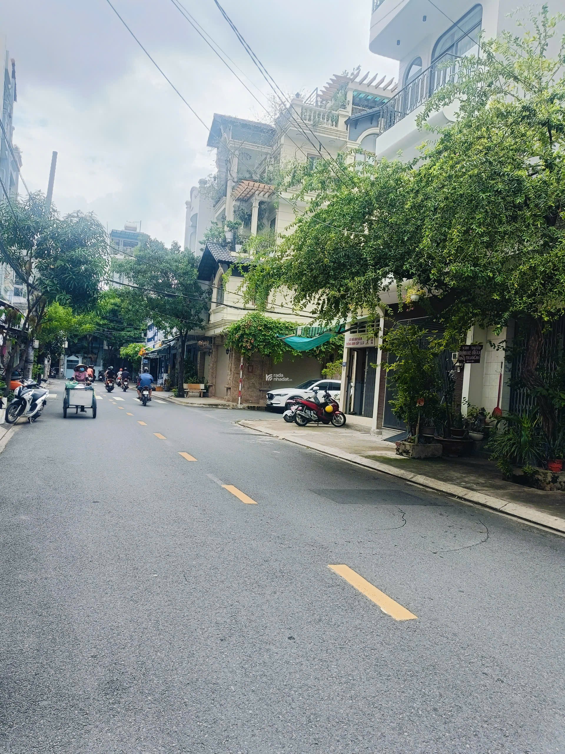 Bán nhà mặt tiền Lê Lâm. Q Tân Phú. 4x20m. Giá: 11,9 Tỷ