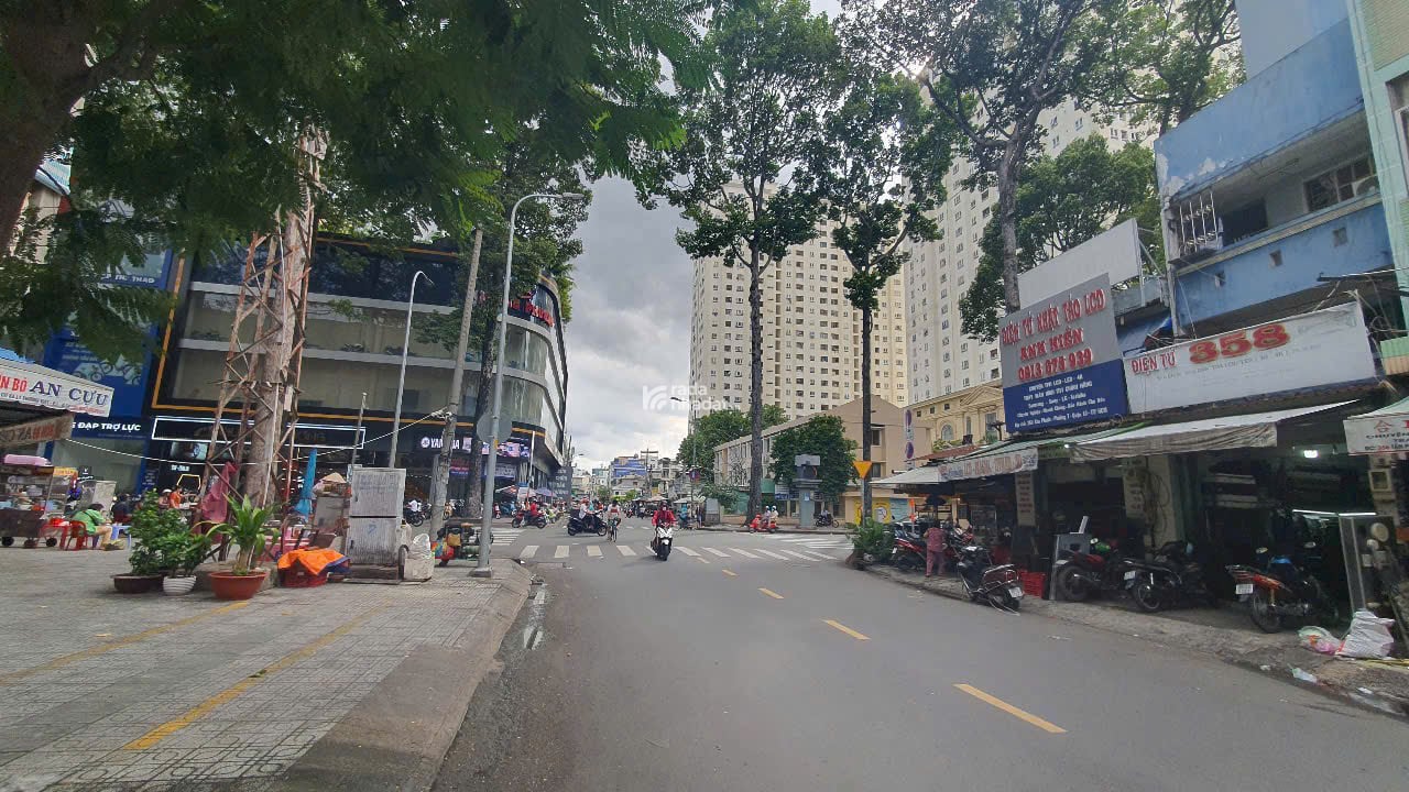 Bán nhà mặt tiền Lê Lâm. Q Tân Phú. 4x20m. Giá: 11,9 Tỷ