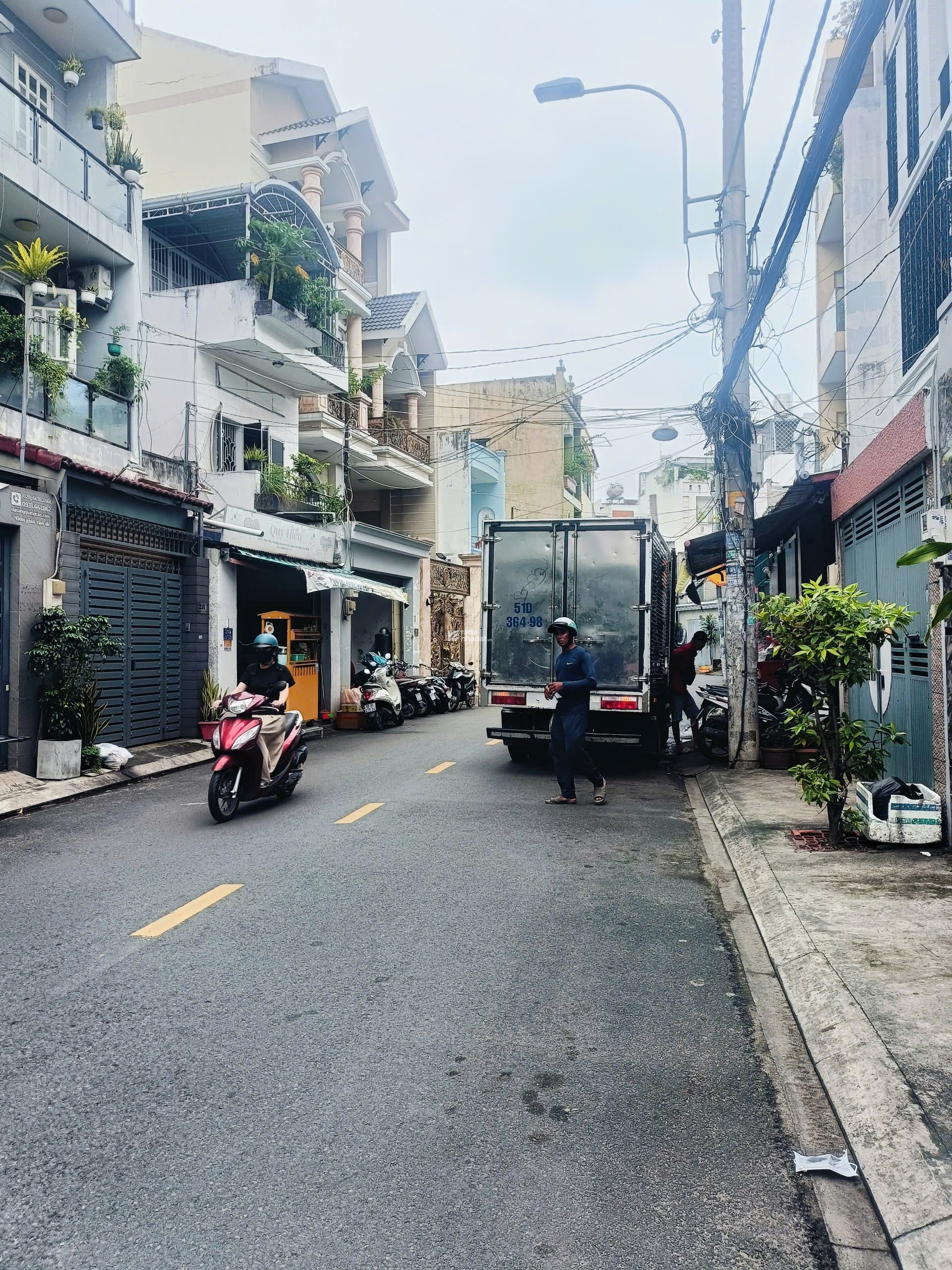 Bán nhà mặt tiền Lê Lâm. Q Tân Phú. 4x20m. Giá: 11,9 Tỷ