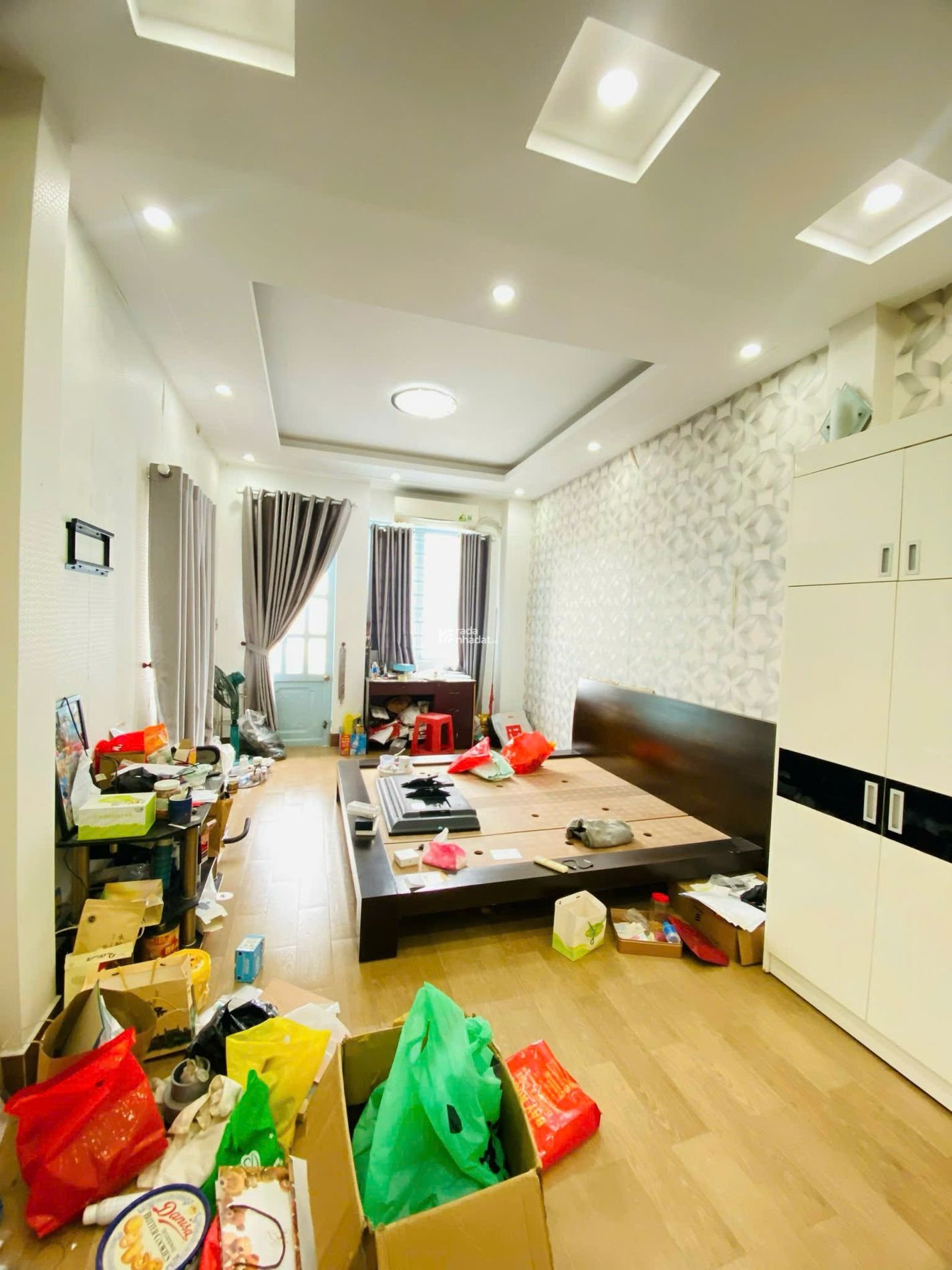 BÁN NHÀ KHU SẦM UẤT - SÁT BÊN ĐẦM SEN, Q.11 - LẠC LONG QUÂN