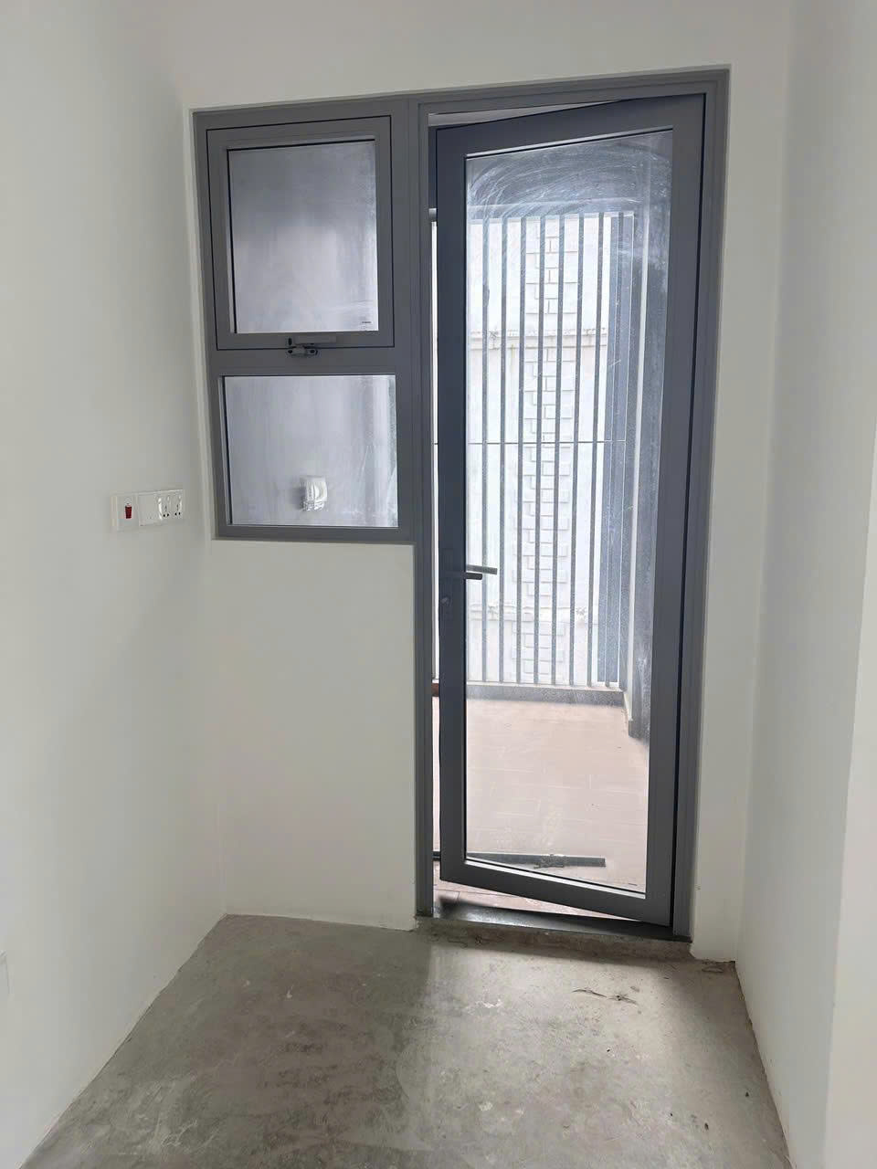 bán căn 2PN2WC - 5,9 tỷ - bàn giao thô - căn góc -  85m2 - Celesta Rise