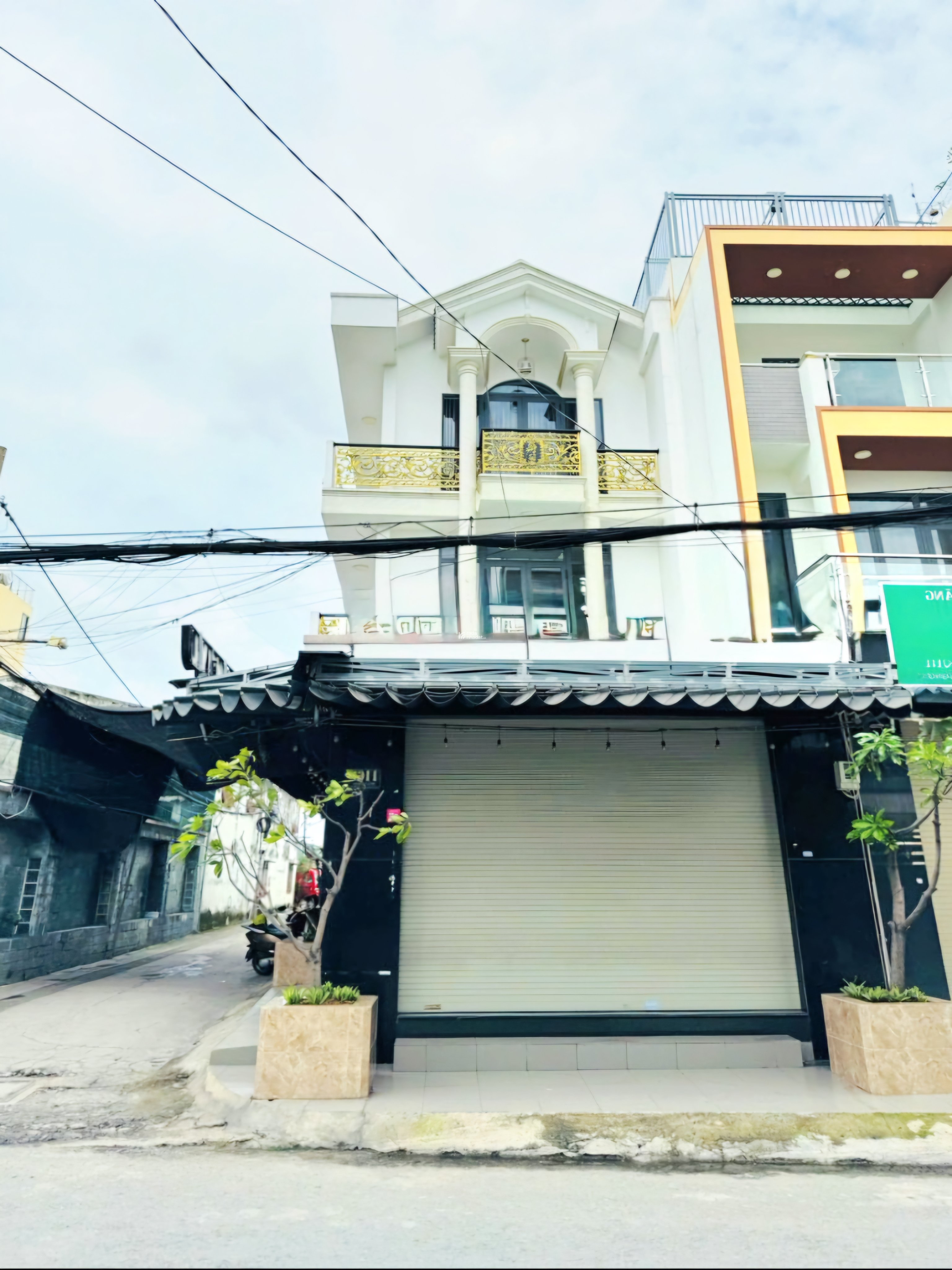 BÁN NHÀ MẶT TIỀN LÔ GÓC 3 TẦNG NHÀ MỚI - 110M2- NGAG 6M - DÁ 13,T