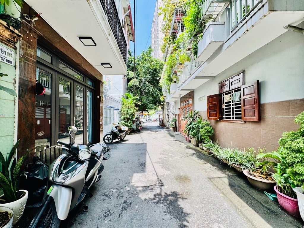 NGAY PEARL, SÁT MT NGUYỄN GIA TRÍ, BÌNH THẠNH, 45M2 MỚI Ở NGAY. GIẢM 550TR CHỈ 9.9T TL 