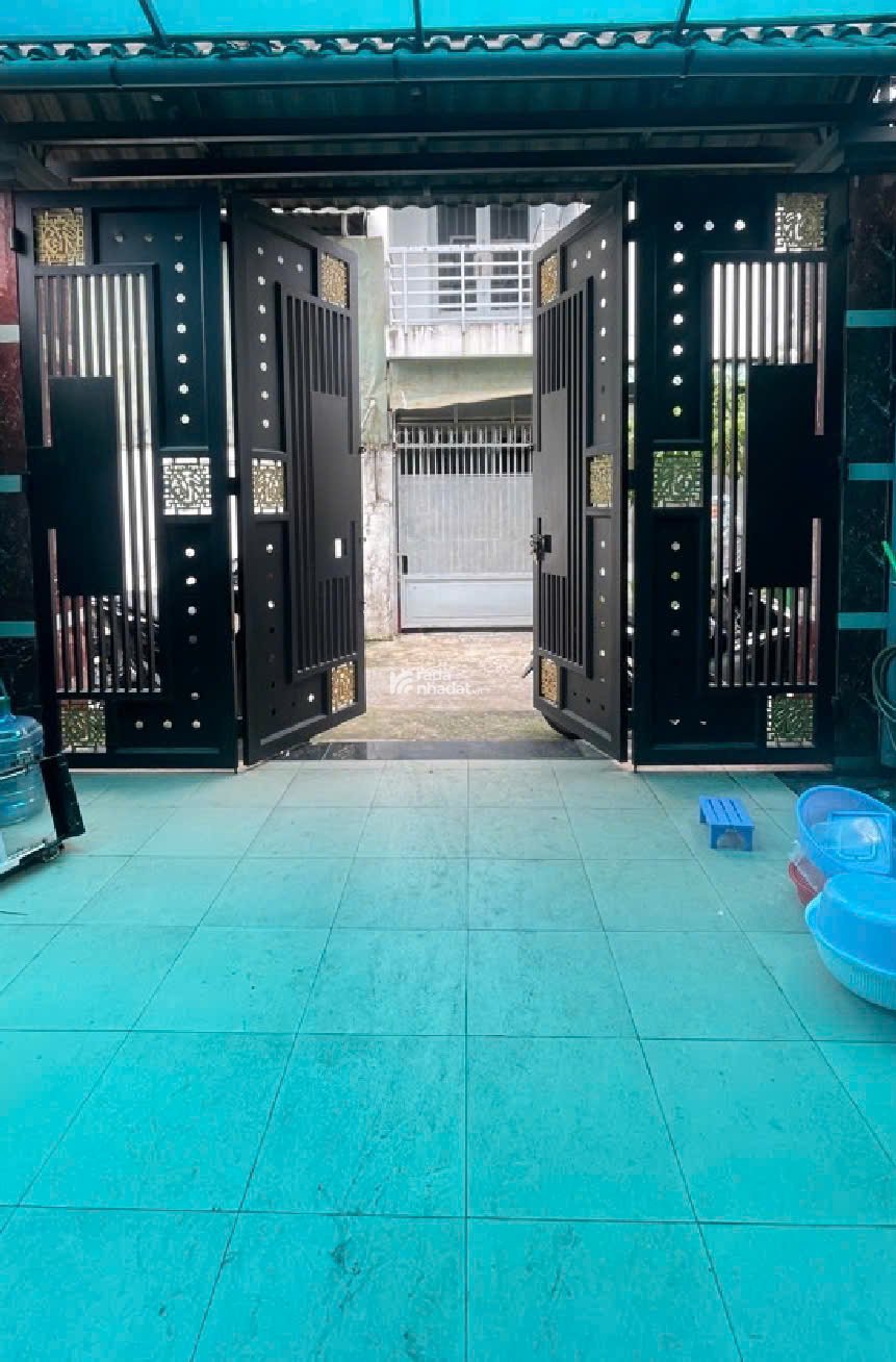 Chính Chủ Bán Gấp Nhà 4 Tầng Xe Hơi Vào Tới Cửa  Ngay Phường Tân Thới Hiệp Quận 12